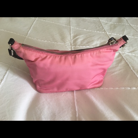 Prada - Picture 2 of 5